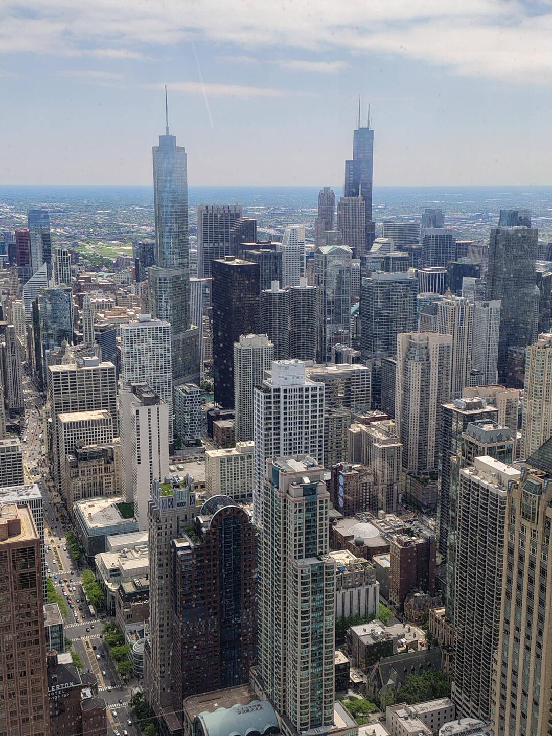 Skyline Chicago - links Trump-Tower, rechts Willis-Tower. Die beiden Größten 😝