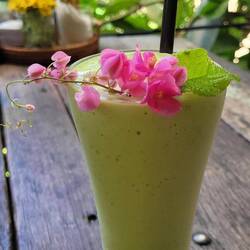Avocado milk, mango smoothie.. Google it, you'll thank me 😊