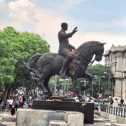 Reiterstatue in der Stadt