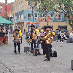 Für 200 Pesos ( 10 Dollar ) wird hier ein Ständchen gebracht.