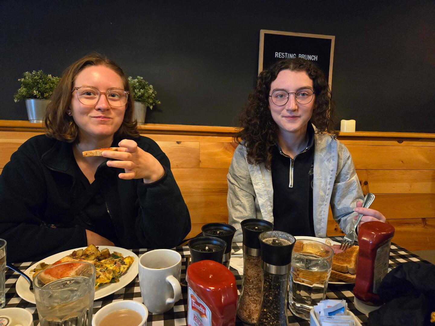 We ate breakfast at the delicous restaurant called Claudine's Eatery