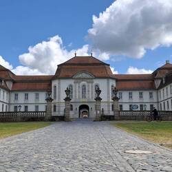 Schloss Fasanerie, ganz schön groß mit 3 Höfen hintereinander....