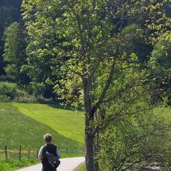 Dieser Wanderkollege spielt uns jetzt eine kleine Melodie