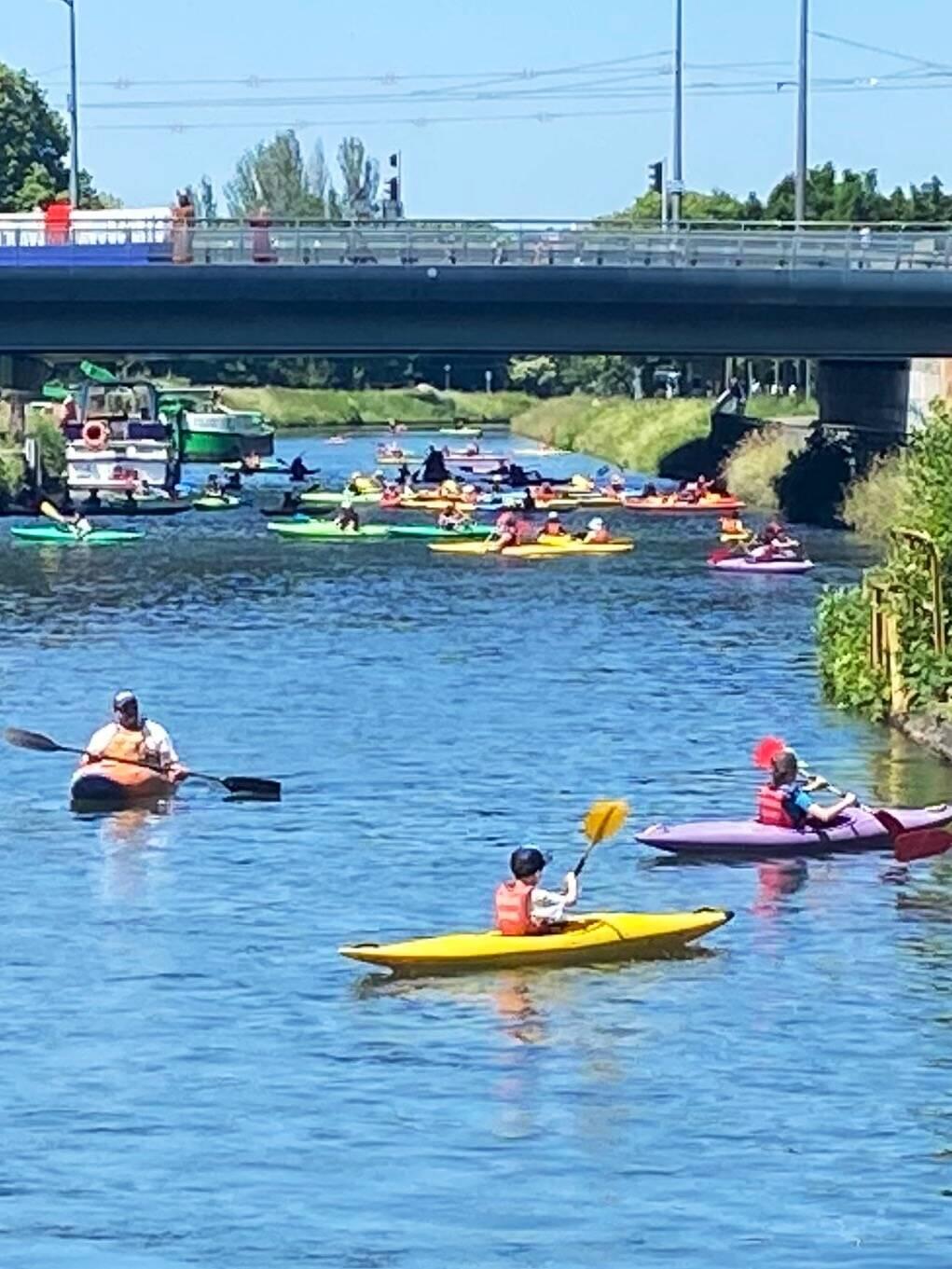 Paddler in Straßburg, bei Halte Fluviale du Wacken