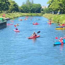 Paddler in Straßburg, bei Halte Fluviale du Wacken