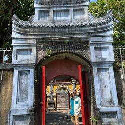 Many thousands of scenic archways