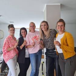 Shoppingabend mit Denise und ihren Freundinnen