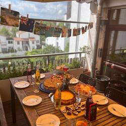 Die Kuchen, leckeren Drinks und Snacks wurden von der für uns angefertigten Girlande geschmückt