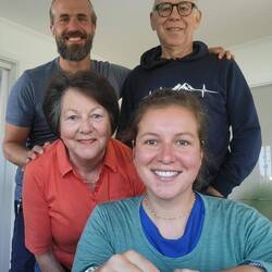 "Endlich isch des Kind und dr Schwiegersohn in Schpe widdr dahoim"