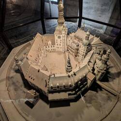 That looks way prettier than the castle does nowadays