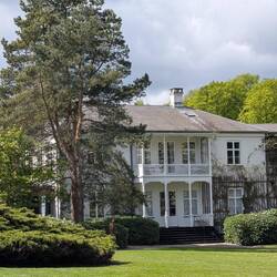 It doesn't only have the name Louisiana, it looks its part, too