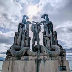 Hercules against Hydra