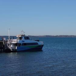 Fähre rüber auf die Insel. Nur 110 Einwohner und 2/3 Naturschutzgebiet.