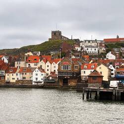 Whitby in Grau ☁️