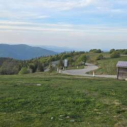 The Aire overlooked the popular tourist route de Crêtes