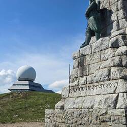 The radar station stands over a WW2 memorial to the Chasseur Alpins