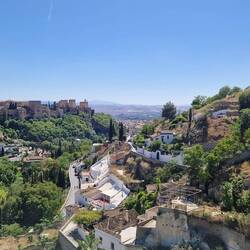 Alhambra und Sacromonte vom "cuevas"-Museum aus gesehen