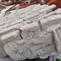 Salzverkrustete Ziegel