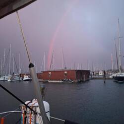 Regen, Sturm und trotzdem ein Regenbogen