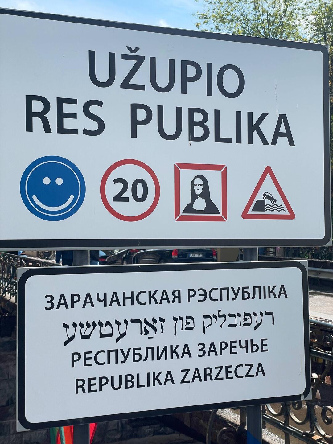Lächle! Sei langsam! Respektiere die Kunst!