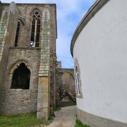 LEUCHTURM wurde direkt an das Kloster gebaut