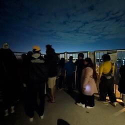 Dummerweise ist der neue Pinguin-Pier ab 17 Uhr geschlossen bis die Tiere sich an ihn gewöhnt haben.