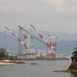 Industrie und Natur sind in Japan nah beieinander