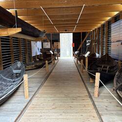 Esposizione di barche nel museo