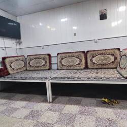 Tisch Nunmer 8 gegenüber ist noch frei 🥸🤣