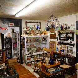 ... und der Laden ist noch aufgeräumt gewesen