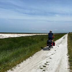 Endlose Bucht von Mont St Michel. Komplett flach