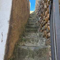 Aufstieg zur Stadtmauer