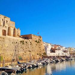 Ciutadella était la capitale de l'île jusqu'à l'occupation anglaise en 1714. 