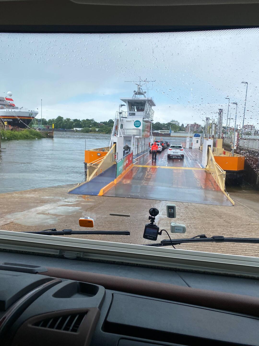 Eine kurze Fährfahrt über die Weser🙂