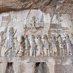 Behistun-Inschrift (ohne Gerüst, aus dem Internet)