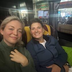 "Eine Busfahrt die ist lustig ... eine Busfahrt die ist schön" 🎶 😅