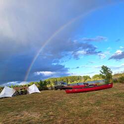 Regen und Sonne wechseln sich ab