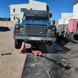 ...und setzen dann den Unterstellbock unter die falsche Seite