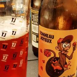 Hipster hibiscus beer