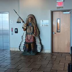 Torben fandt en indianer i den lille lufthavn