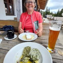 Am Berggasthof Neureuth und wieder fast alleine.