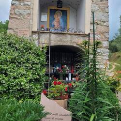 Bildstöcke am Weg - typisch für Italien