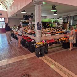 Mini-Markthalle