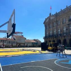 Some basketball activity going on at the Cathedral Praza del Obradorio