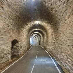 Auch hier wieder alte Bahntunnel. Der Greenway war fast komplett von Toulon bis St Tropez ohne Autos