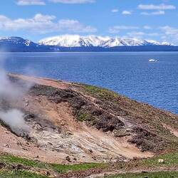 Unsere erste Fumarole - die dampfen da einfach so vor sich hin 😶‍🌫️