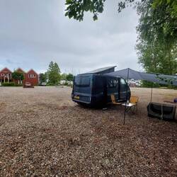 De camping aan het haventje