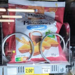 Things you see in Paris station vending machines and not in English ones