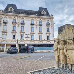 Hôtel et Monument d'appel à la Résistance