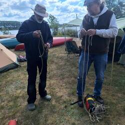 Angebot vor dem Spleißen: rechts ein geschlagenen Seil